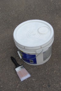 Plastsic_pail_of_paint